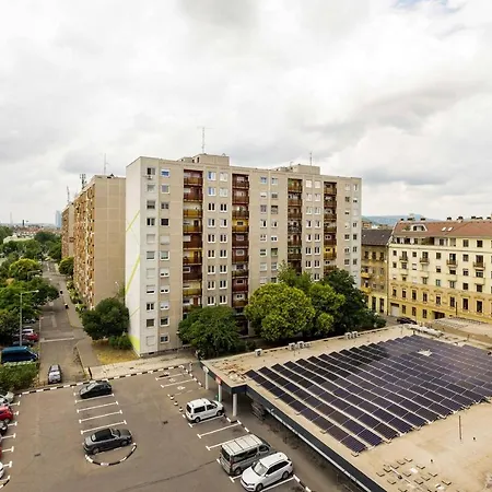 Penthouse In The Castle Apartamento Budapest