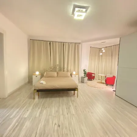 Penthouse In The Castle *