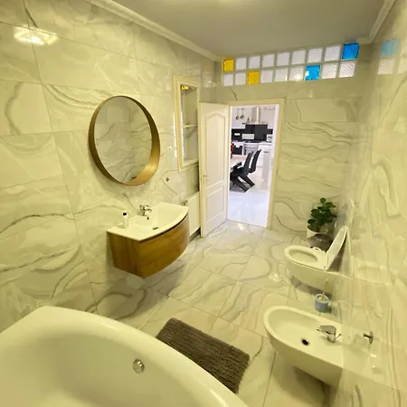 Penthouse In The Castle Apartamento Budapest