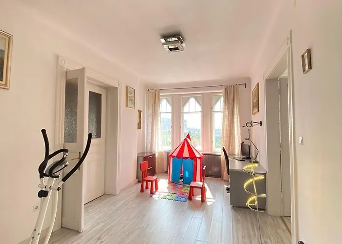 Penthouse In The Castle *