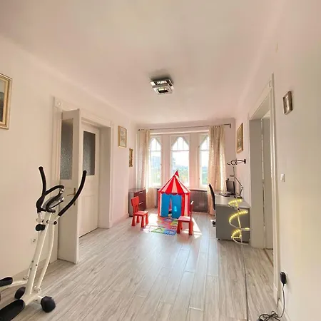 Penthouse In The Castle *