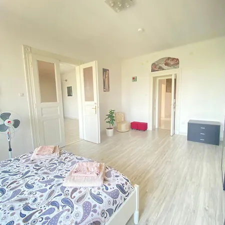 Penthouse In The Castle 아파트 부다페스트