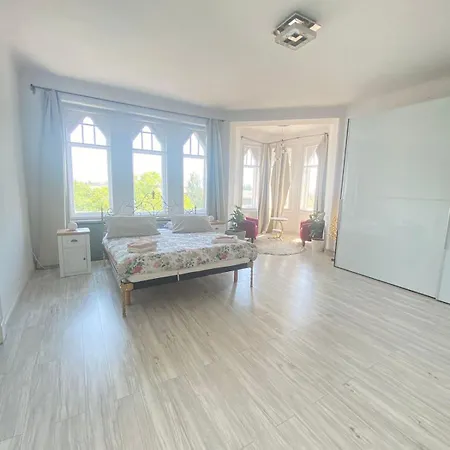 Penthouse In The Castle 아파트 *