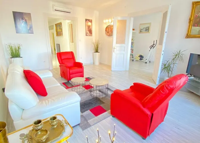 Penthouse In The Castle Διαμέρισμα *