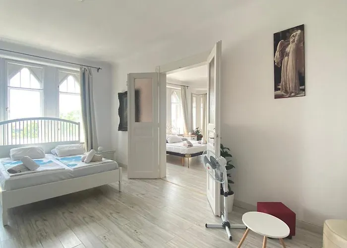 Penthouse In The Castle *