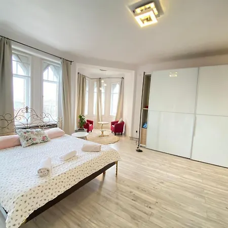 Penthouse In The Castle *